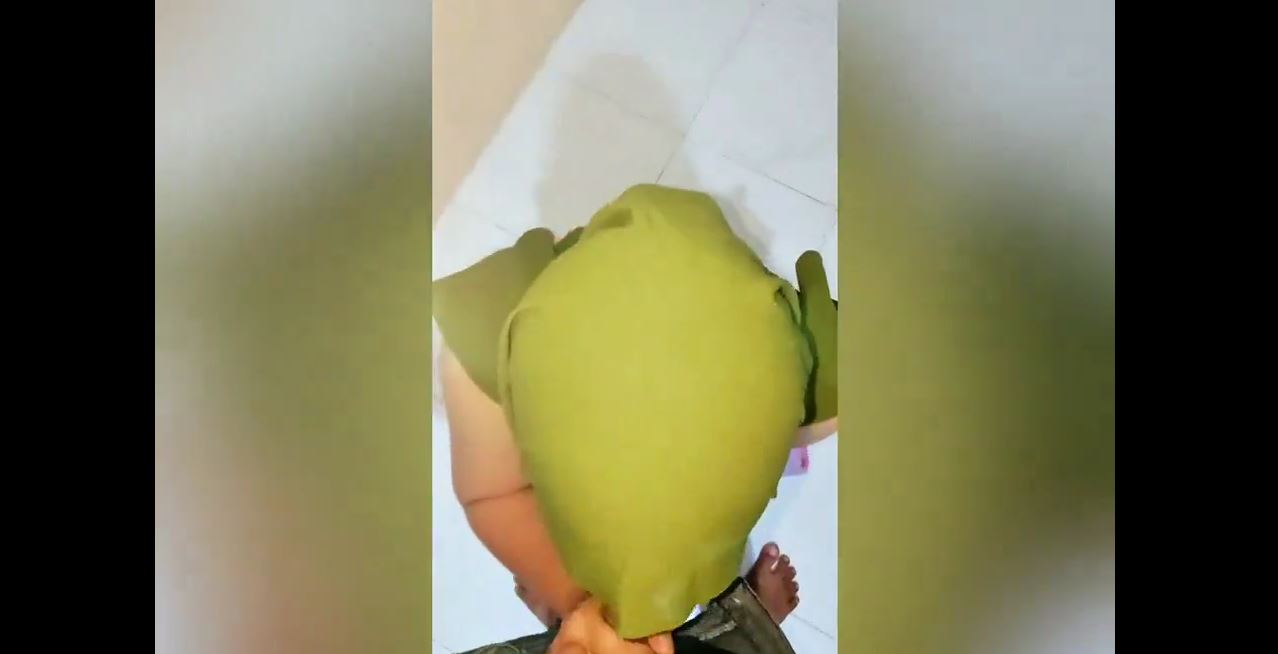 Hijab Hijau Yang Sangat Suka Ngemut Rudal Kekasihnya Sambil Di Video
