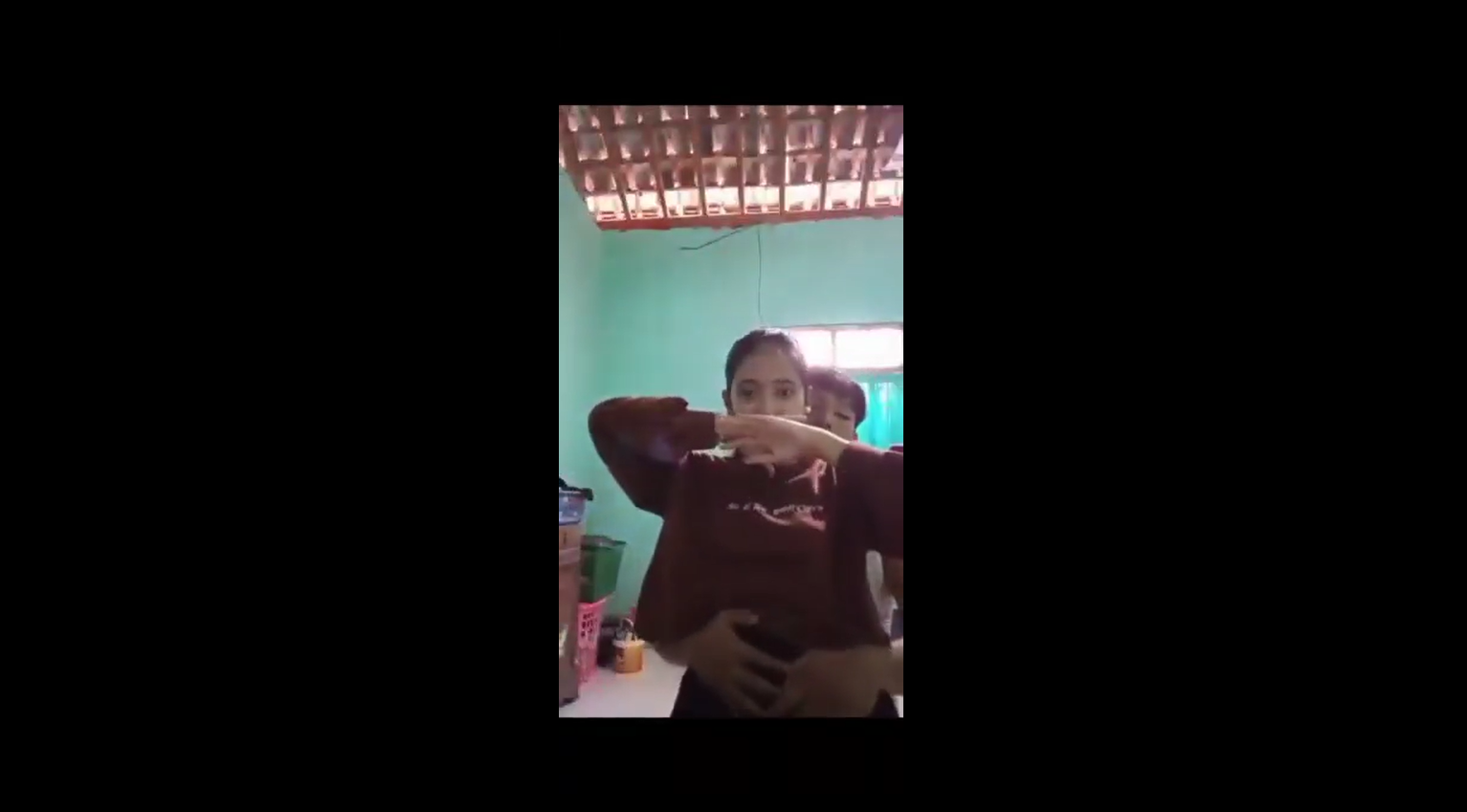 Saking Besarnya Masih SMP Sudah Sangat Berani Iclik Saat Pulang Sekolah Bersama Pacarnya